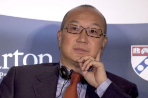 Feng Lun: “Donations should be made to society, not to the government.”