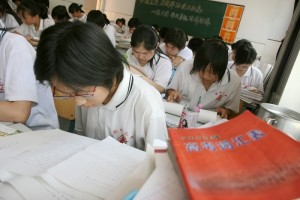 Foreigners Struggle to Combat Chinese Cheaters